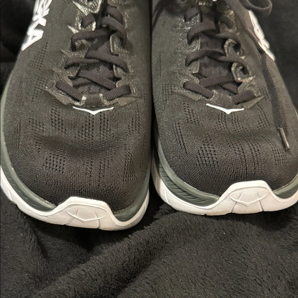 Hoka One One Mach 4 | Black & Dark Shadow | Size 10D like New condition.